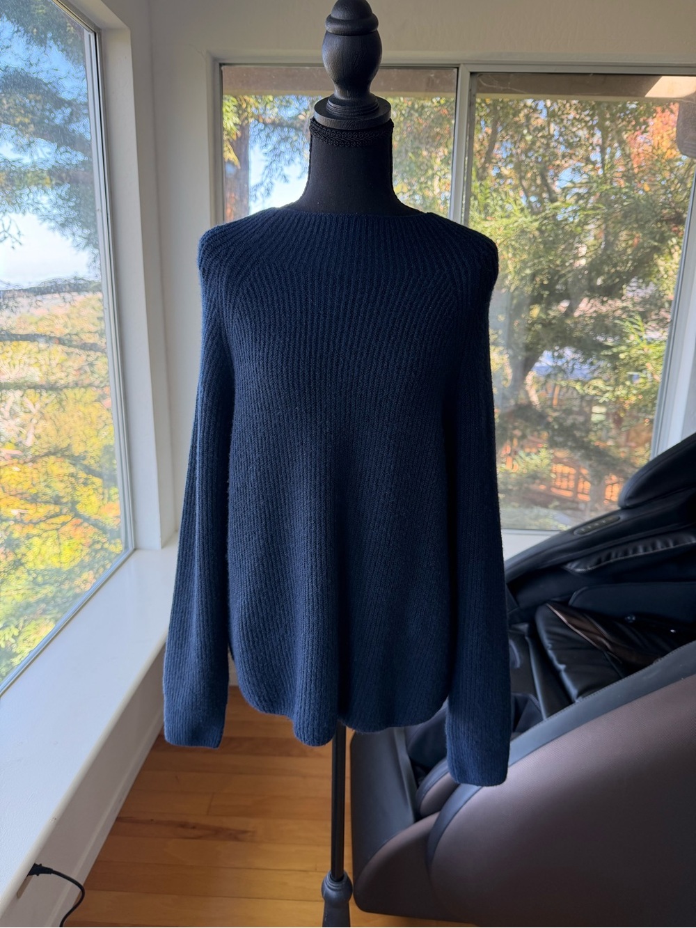 LIKE NEW Halogen Navy Blue Ribbed Knit Boatneck Sweater Size Small